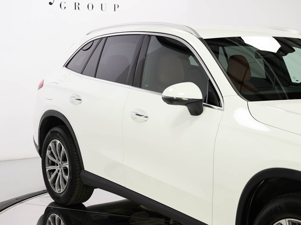 2023 Mercedes-Benz GLC 300 Parking Package Distronic   - Photo 15 - Sarasota, FL 34243