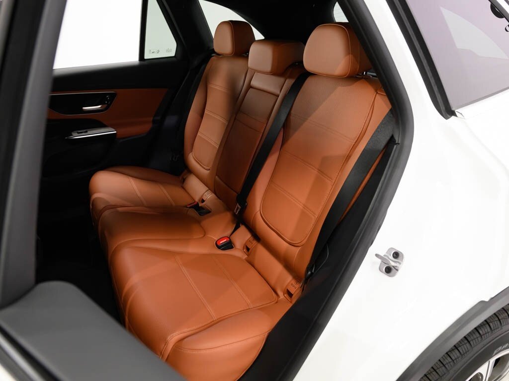 2023 Mercedes-Benz GLC 300 Parking Package Distronic   - Photo 44 - Sarasota, FL 34243