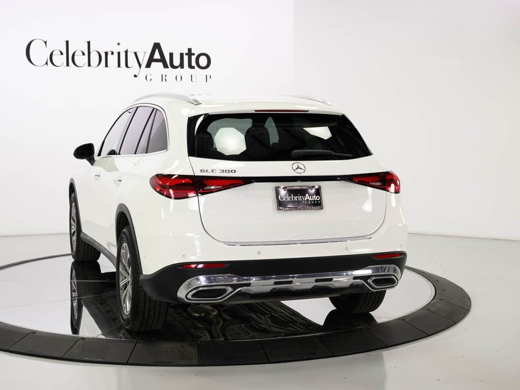 2023 Mercedes-Benz GLC 300 Parking Package Distronic   - Photo 31 - Sarasota, FL 34243