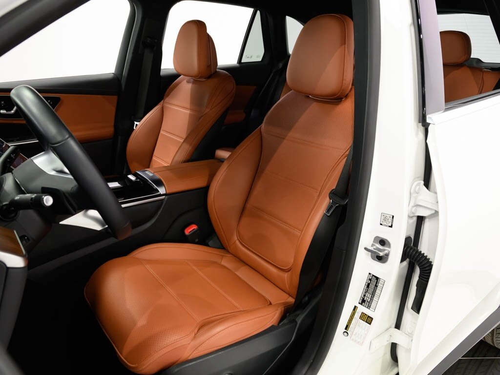 2023 Mercedes-Benz GLC 300 Parking Package Distronic   - Photo 40 - Sarasota, FL 34243