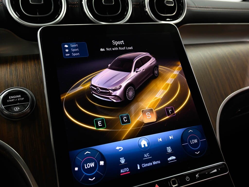 2023 Mercedes-Benz GLC 300 Parking Package Distronic   - Photo 55 - Sarasota, FL 34243
