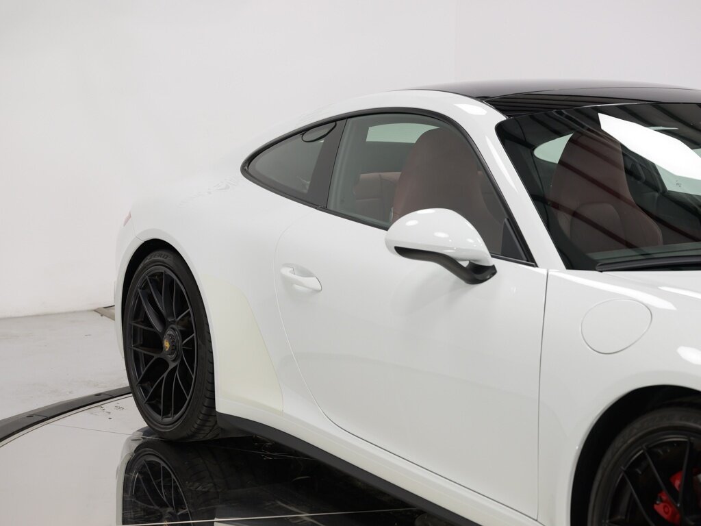 2019 Porsche 911 Carrera GTS  "Only 3K Miles " One Owner   - Photo 15 - Sarasota, FL 34243