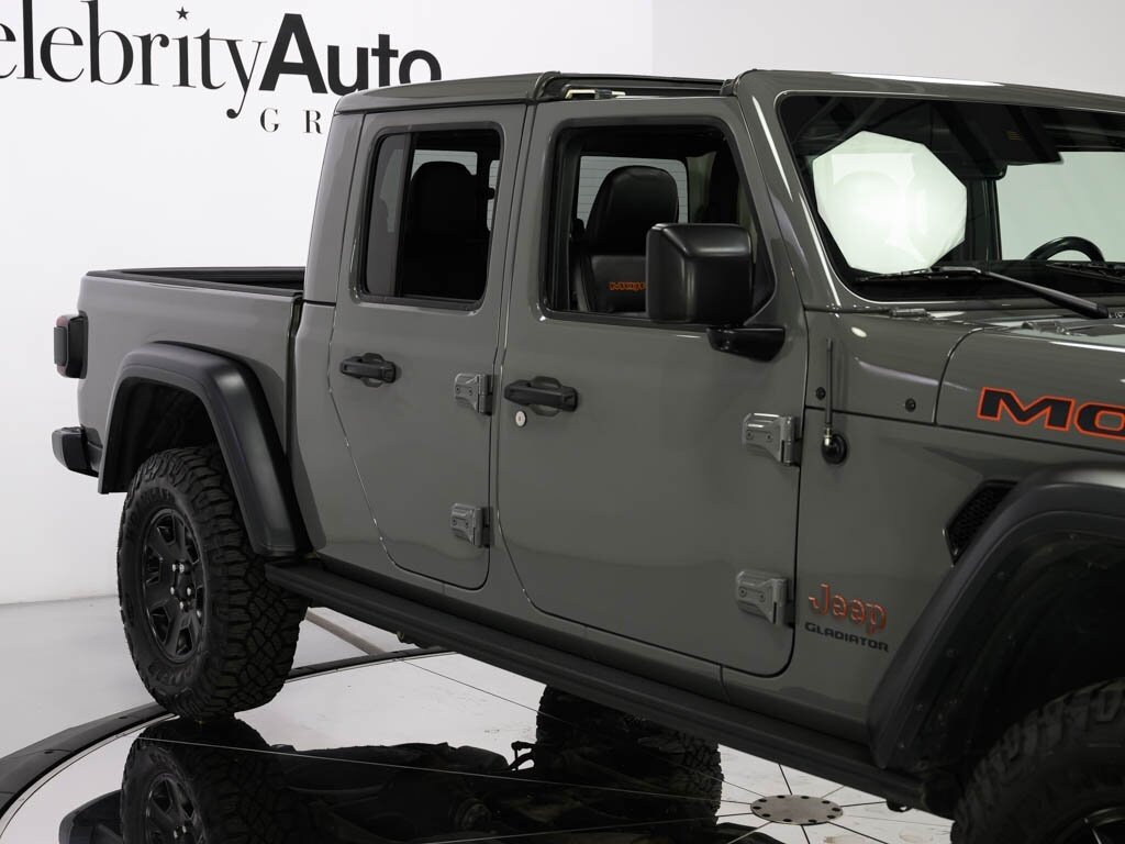 2020 Jeep Gladiator Mojave Leather Trimmed Bucket Seats Premium LED   - Photo 24 - Sarasota, FL 34243