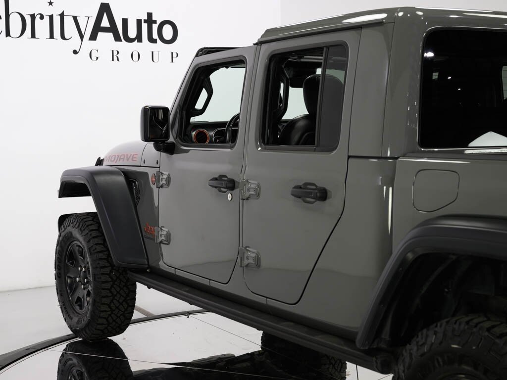 2020 Jeep Gladiator Mojave Leather Trimmed Bucket Seats Premium LED   - Photo 36 - Sarasota, FL 34243