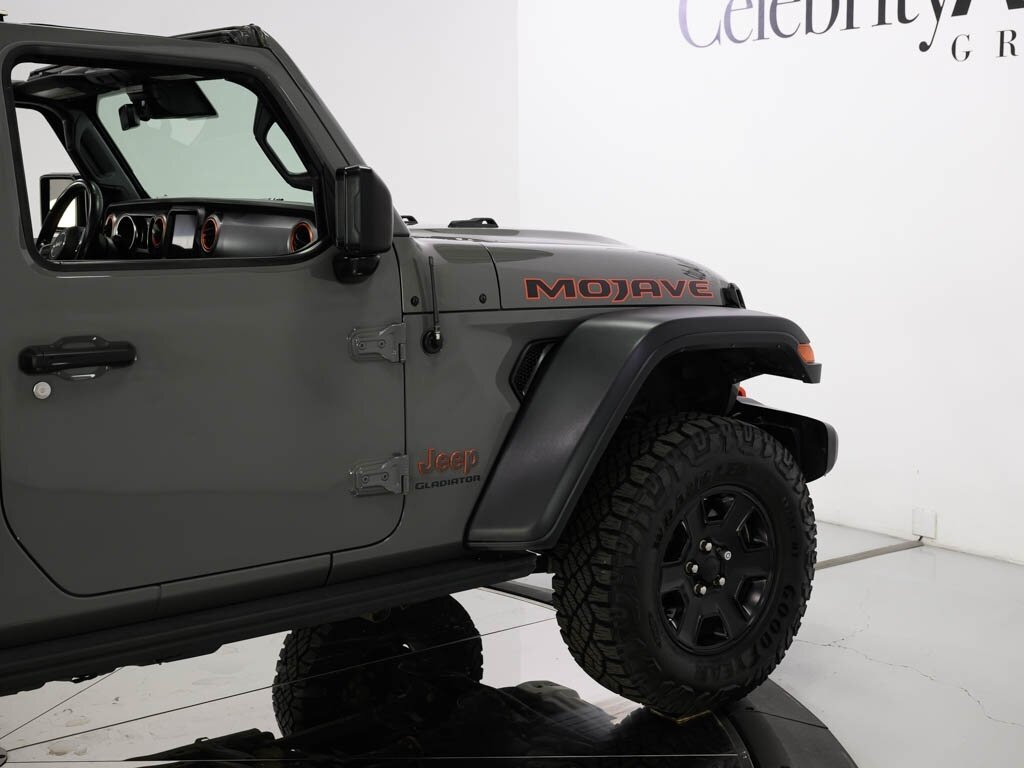 2020 Jeep Gladiator Mojave Leather Trimmed Bucket Seats Premium LED   - Photo 26 - Sarasota, FL 34243