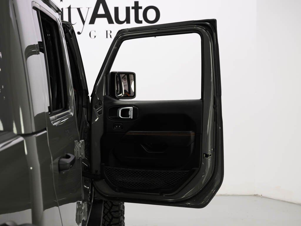 2020 Jeep Gladiator Mojave Leather Trimmed Bucket Seats Premium LED   - Photo 48 - Sarasota, FL 34243