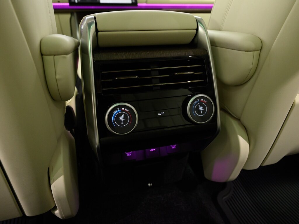 2025 Land Rover Range Rover P400 SE LWB 7 Passenger 22 " Gloss Black Wheels - Photo 64 - Sarasota, FL 34243