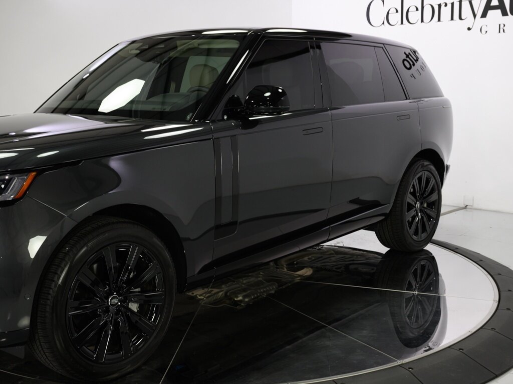 2025 Land Rover Range Rover P400 SE LWB 7 Passenger 22 " Gloss Black Wheels - Photo 14 - Sarasota, FL 34243
