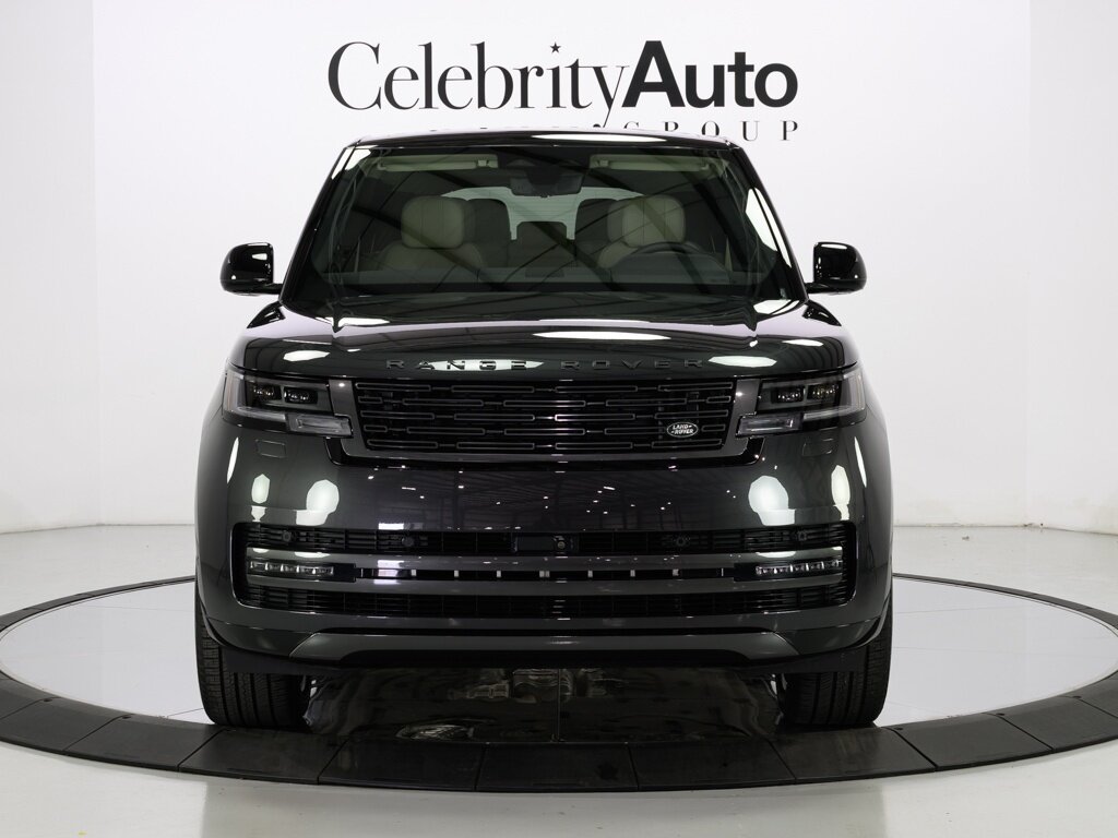 2025 Land Rover Range Rover P400 SE LWB 7 Passenger 22 " Gloss Black Wheels - Photo 2 - Sarasota, FL 34243
