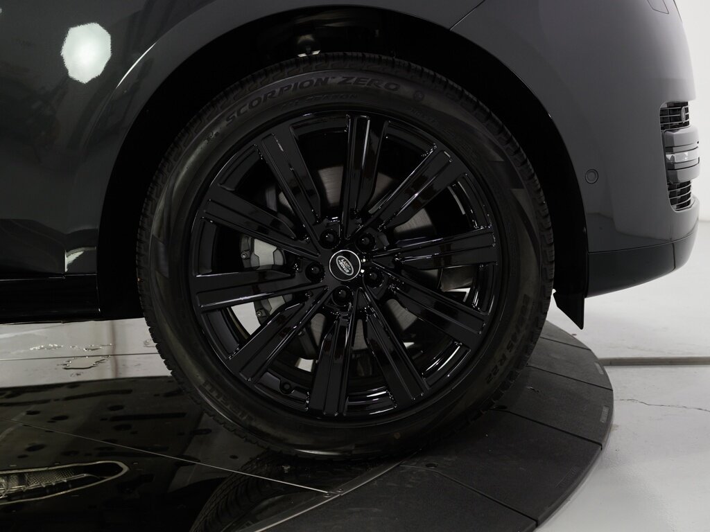 2025 Land Rover Range Rover P400 SE LWB 7 Passenger 22 " Gloss Black Wheels - Photo 34 - Sarasota, FL 34243