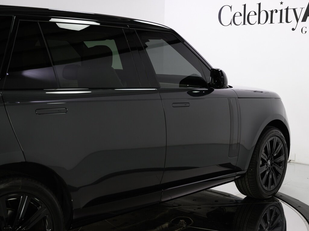 2025 Land Rover Range Rover P400 SE LWB 7 Passenger 22 " Gloss Black Wheels - Photo 26 - Sarasota, FL 34243