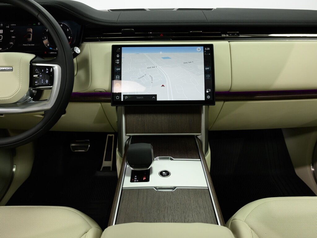 2025 Land Rover Range Rover P400 SE LWB 7 Passenger 22 " Gloss Black Wheels - Photo 55 - Sarasota, FL 34243