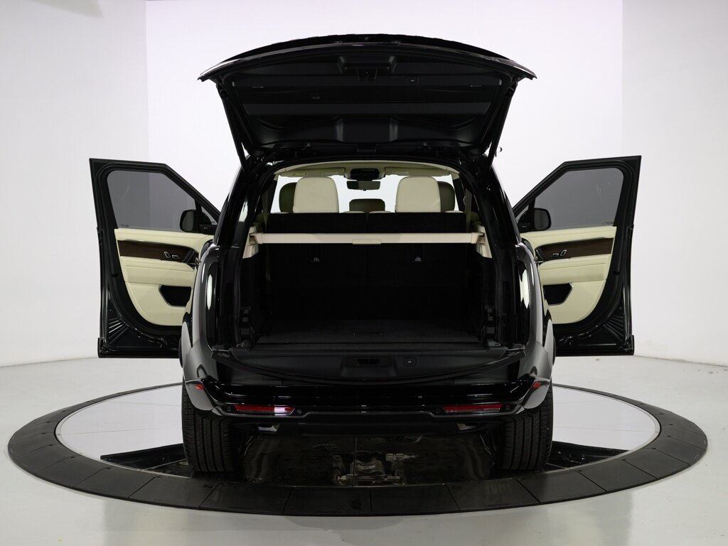 2025 Land Rover Range Rover P400 SE LWB 7 Passenger 22 " Gloss Black Wheels - Photo 65 - Sarasota, FL 34243