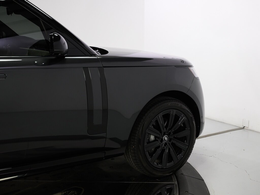 2025 Land Rover Range Rover P400 SE LWB 7 Passenger 22 " Gloss Black Wheels - Photo 17 - Sarasota, FL 34243