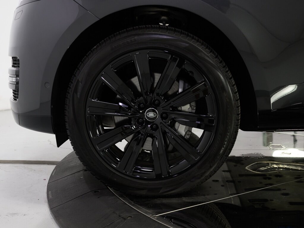 2025 Land Rover Range Rover P400 SE LWB 7 Passenger 22 " Gloss Black Wheels - Photo 36 - Sarasota, FL 34243