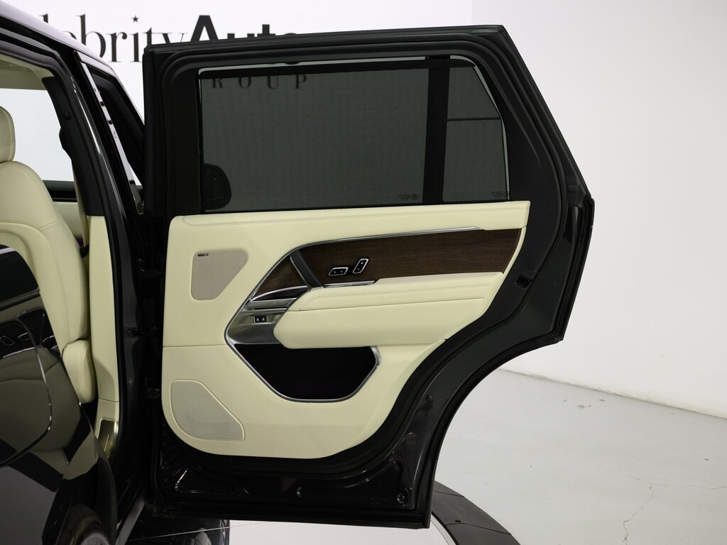 2025 Land Rover Range Rover P400 SE LWB 7 Passenger 22 " Gloss Black Wheels - Photo 41 - Sarasota, FL 34243