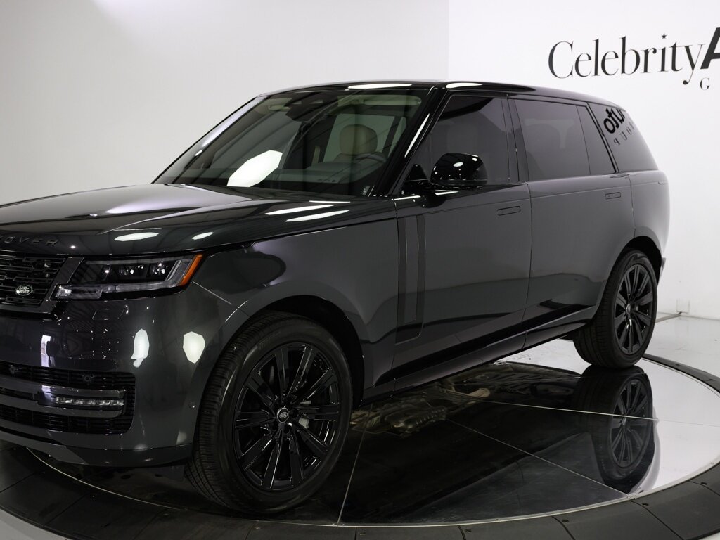 2025 Land Rover Range Rover P400 SE LWB 7 Passenger 22 " Gloss Black Wheels - Photo 12 - Sarasota, FL 34243