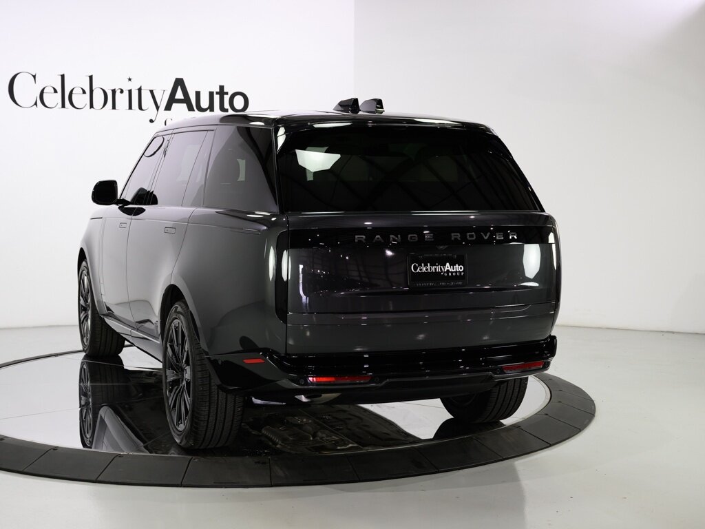 2025 Land Rover Range Rover P400 SE LWB 7 Passenger 22 " Gloss Black Wheels - Photo 31 - Sarasota, FL 34243