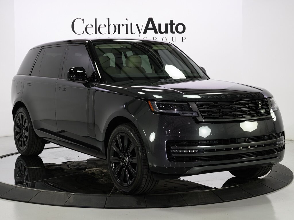 2025 Land Rover Range Rover P400 SE LWB 7 Passenger 22 " Gloss Black Wheels - Photo 9 - Sarasota, FL 34243