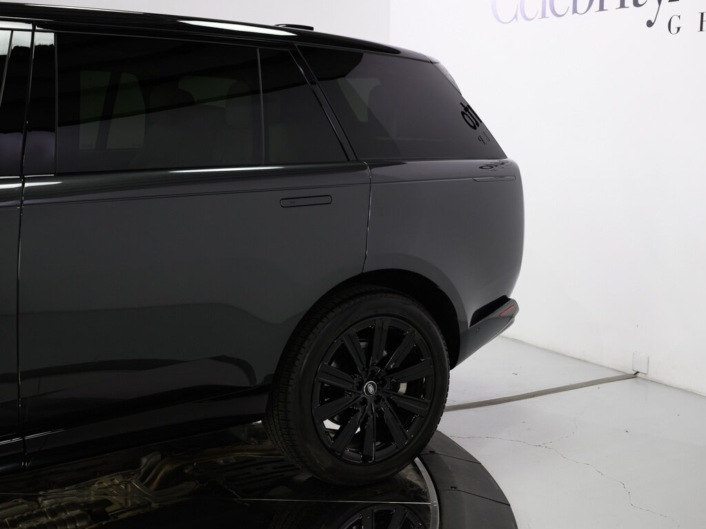 2025 Land Rover Range Rover P400 SE LWB 7 Passenger 22 " Gloss Black Wheels - Photo 29 - Sarasota, FL 34243
