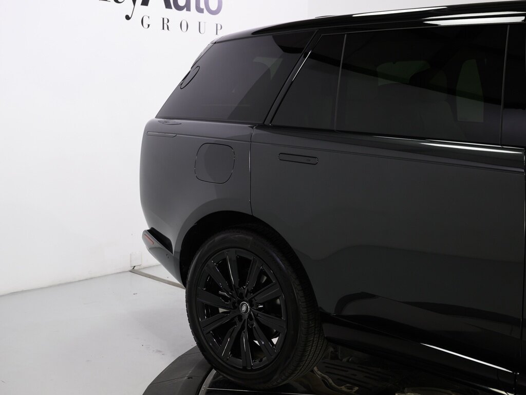 2025 Land Rover Range Rover P400 SE LWB 7 Passenger 22 " Gloss Black Wheels - Photo 28 - Sarasota, FL 34243