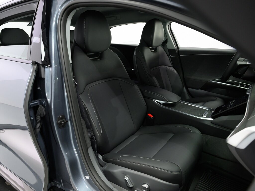 2025 Lucid Air Touring $88K MSRP Dream Drive Pro Convenience & Comfort Pk - Photo 40 - Sarasota, FL 34243