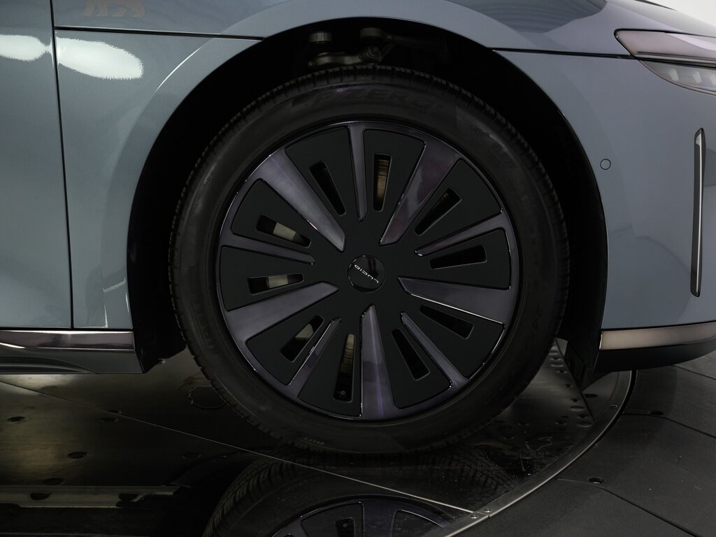 2025 Lucid Air Touring $88K MSRP Dream Drive Pro Convenience & Comfort Pk - Photo 32 - Sarasota, FL 34243