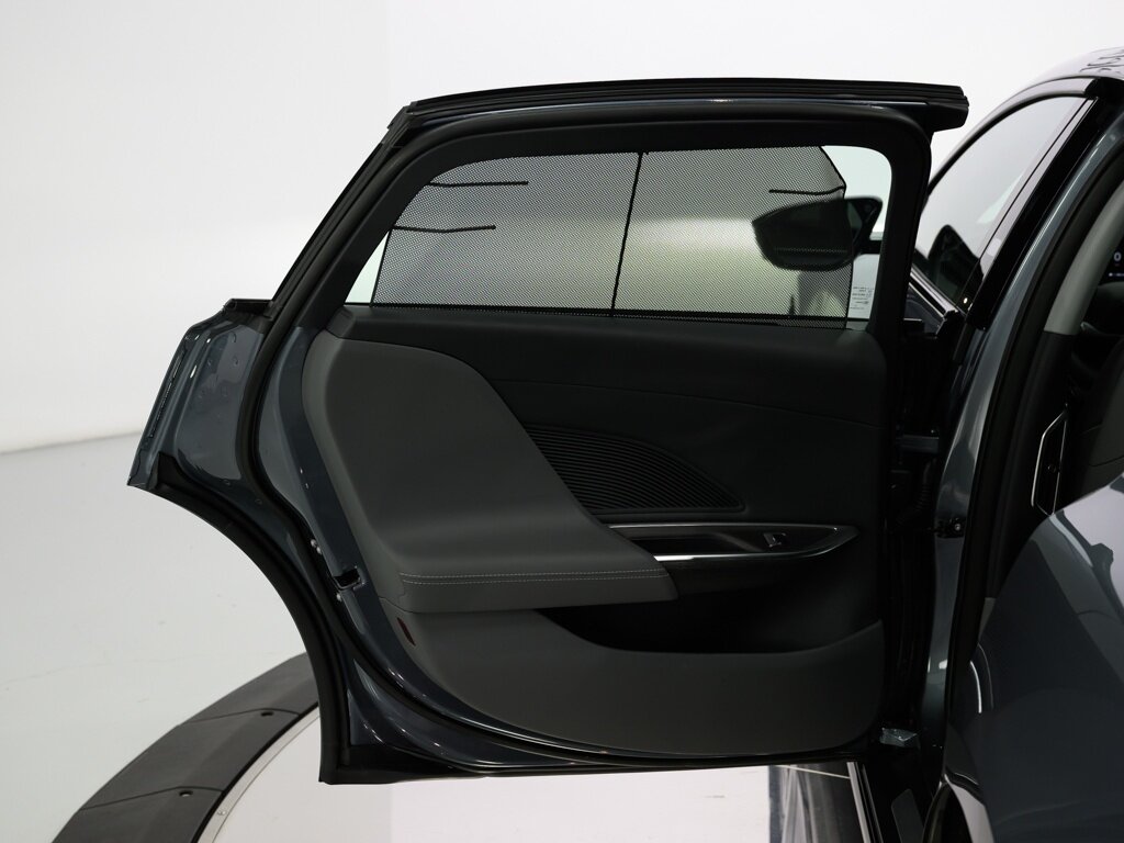 2025 Lucid Air Touring $88K MSRP Dream Drive Pro Convenience & Comfort Pk - Photo 37 - Sarasota, FL 34243