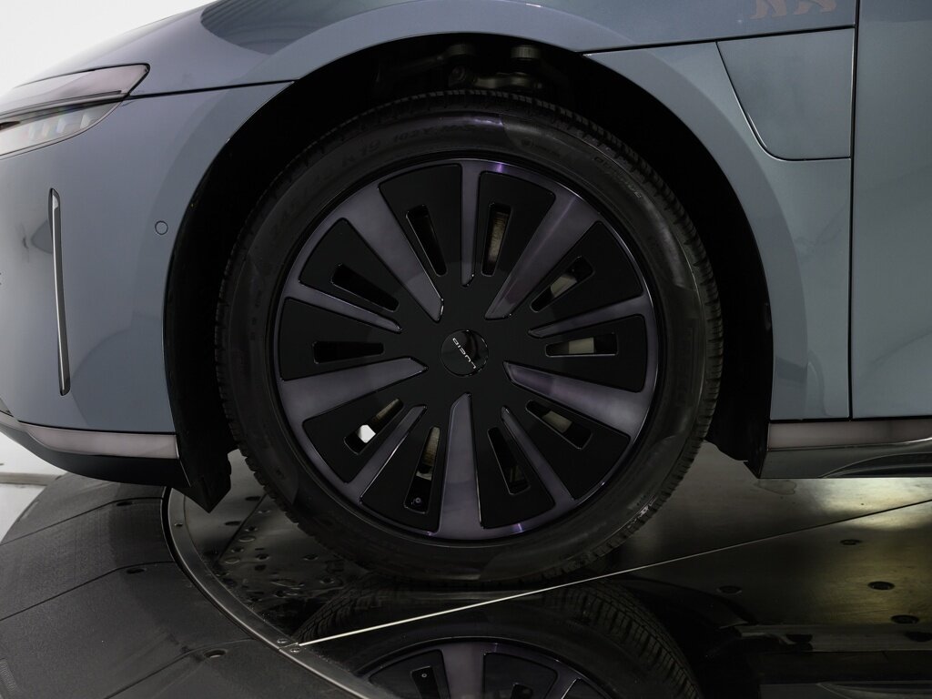 2025 Lucid Air Touring $88K MSRP Dream Drive Pro Convenience & Comfort Pk - Photo 34 - Sarasota, FL 34243