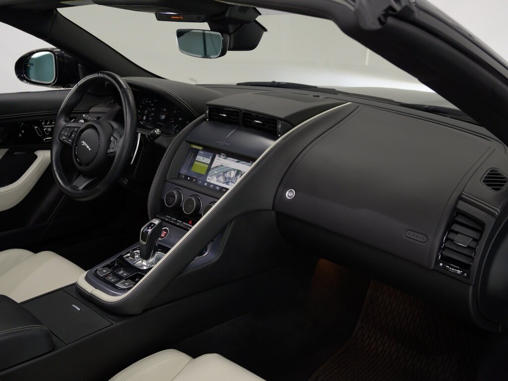 2021 Jaguar F-Type Conv P300 $80K MSRP Interior Luxury Pack   - Photo 60 - Sarasota, FL 34243