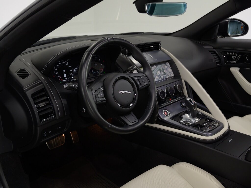 2021 Jaguar F-Type Conv P300 $80K MSRP Interior Luxury Pack   - Photo 49 - Sarasota, FL 34243