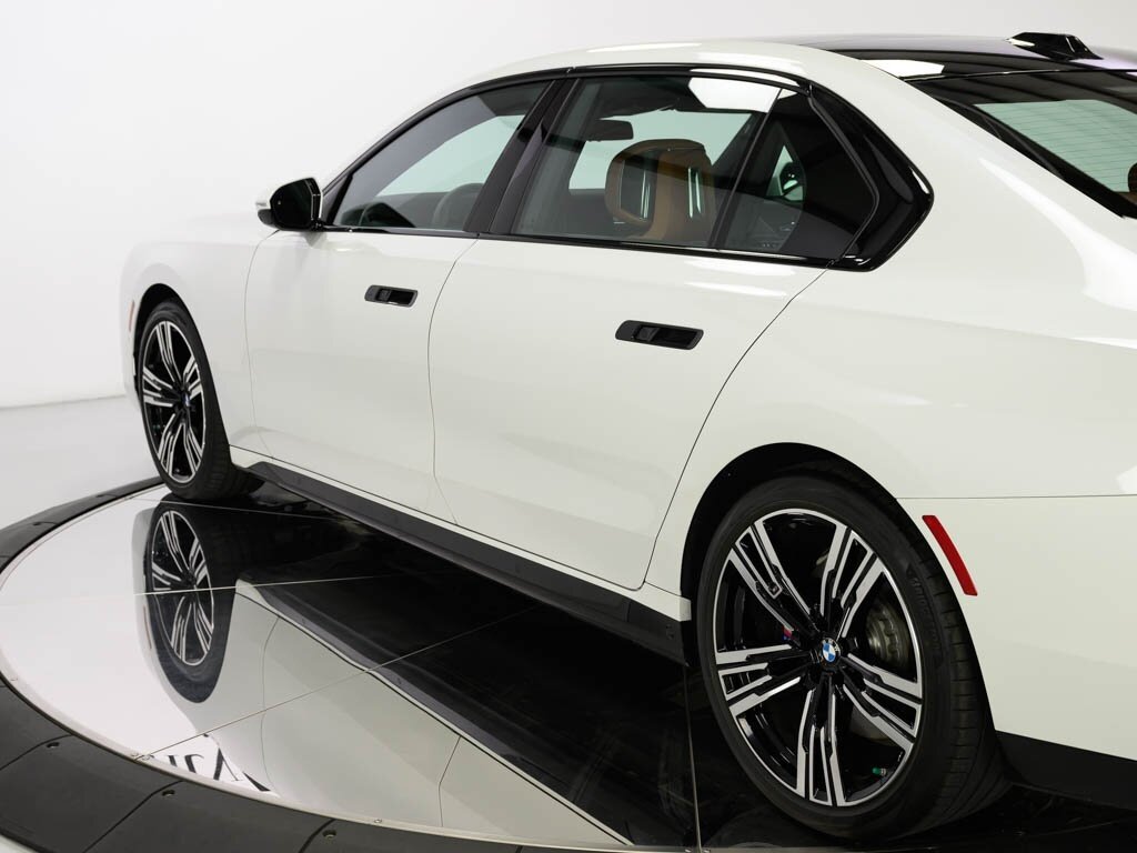 2024 BMW 740i $101K MSRP M Sport Professional Pkg   - Photo 25 - Sarasota, FL 34243