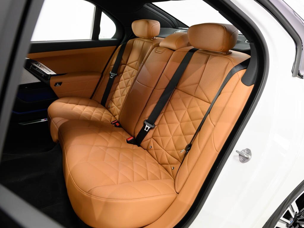 2024 BMW 740i $101K MSRP M Sport Professional Pkg   - Photo 44 - Sarasota, FL 34243