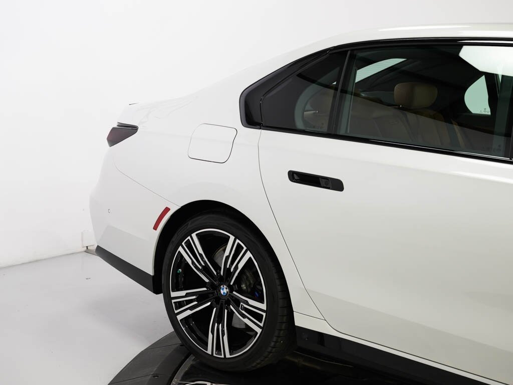 2024 BMW 740i $101K MSRP M Sport Professional Pkg   - Photo 28 - Sarasota, FL 34243