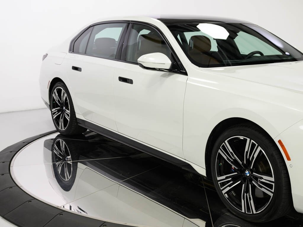 2024 BMW 740i $101K MSRP M Sport Professional Pkg   - Photo 13 - Sarasota, FL 34243