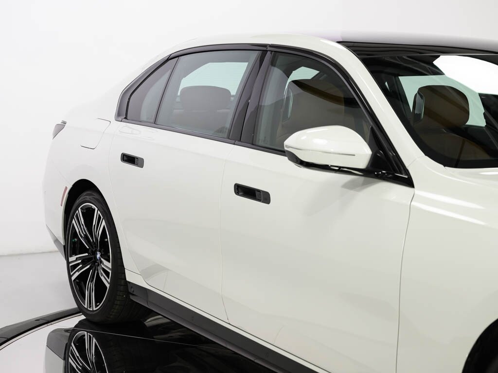 2024 BMW 740i $101K MSRP M Sport Professional Pkg   - Photo 15 - Sarasota, FL 34243