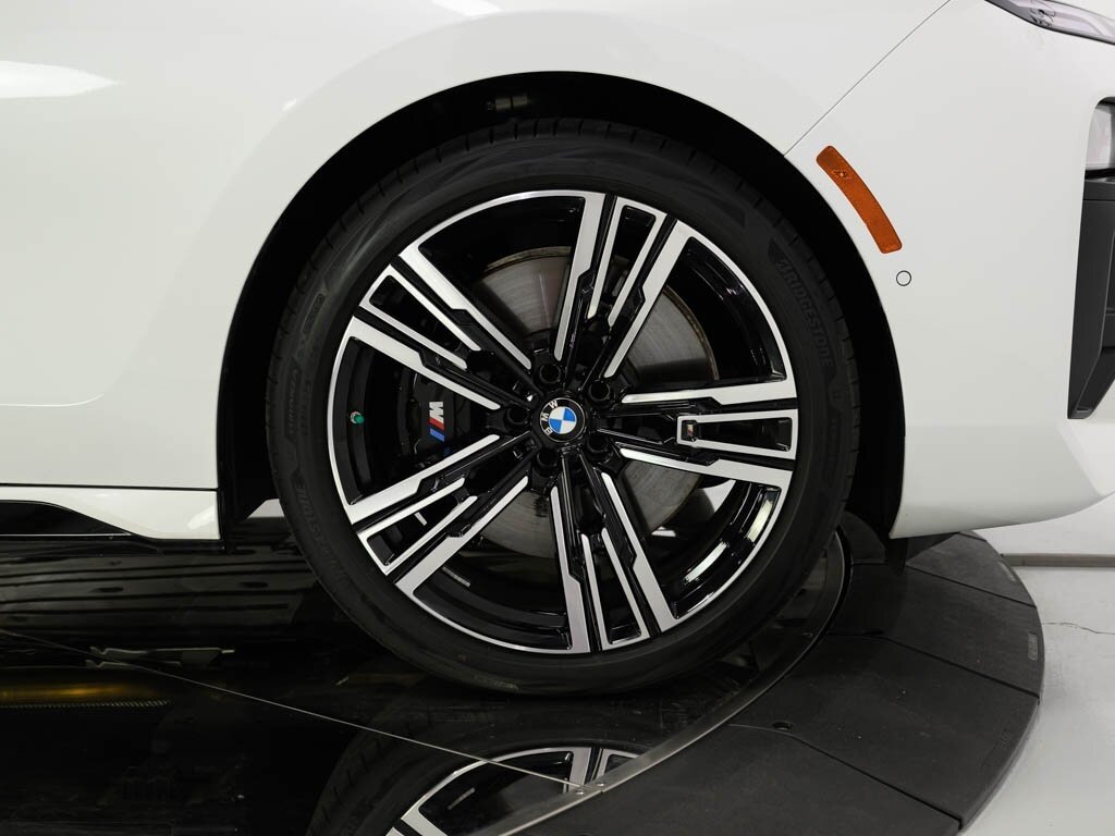 2024 BMW 740i $101K MSRP M Sport Professional Pkg   - Photo 32 - Sarasota, FL 34243
