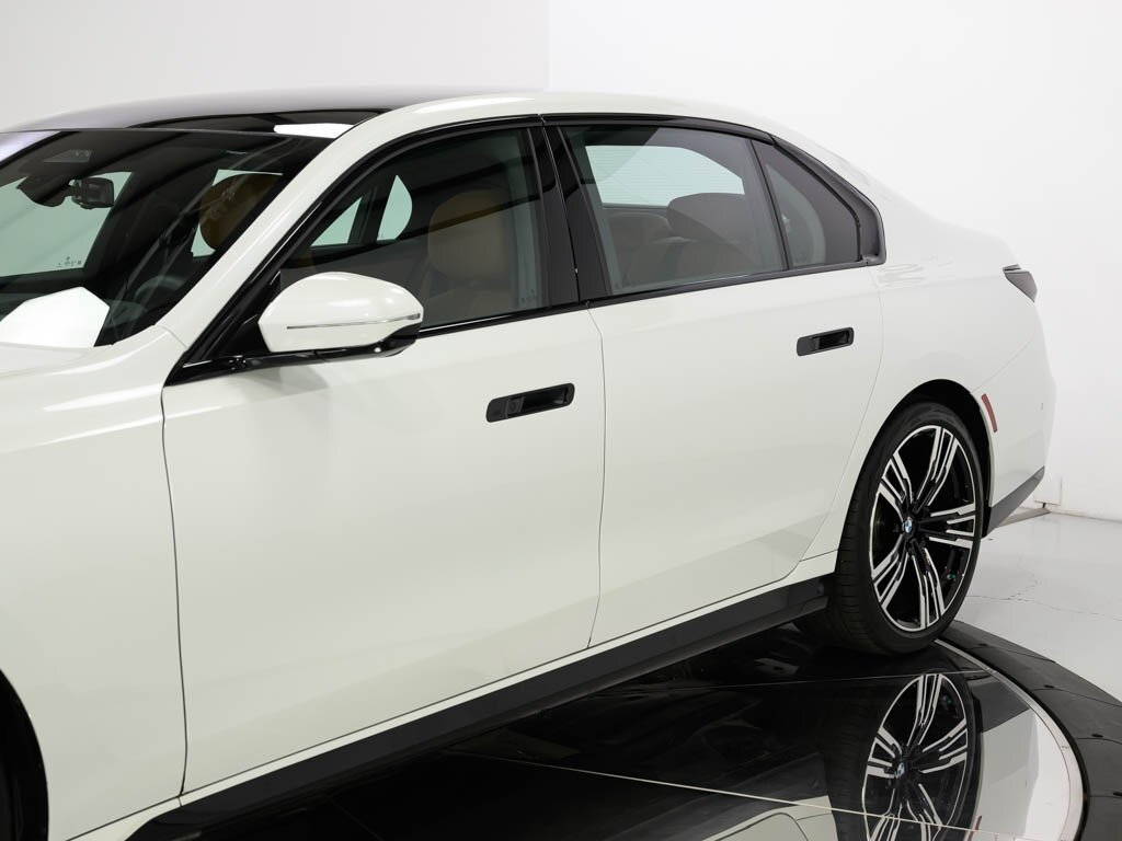 2024 BMW 740i $101K MSRP M Sport Professional Pkg   - Photo 16 - Sarasota, FL 34243