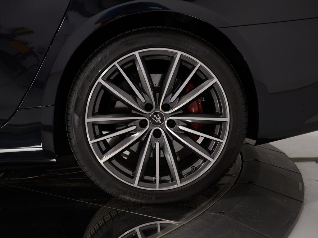 2022 Maserati Quattroporte GT $117K MSRP Executive Pkg Red Brake Calipers   - Photo 37 - Sarasota, FL 34243