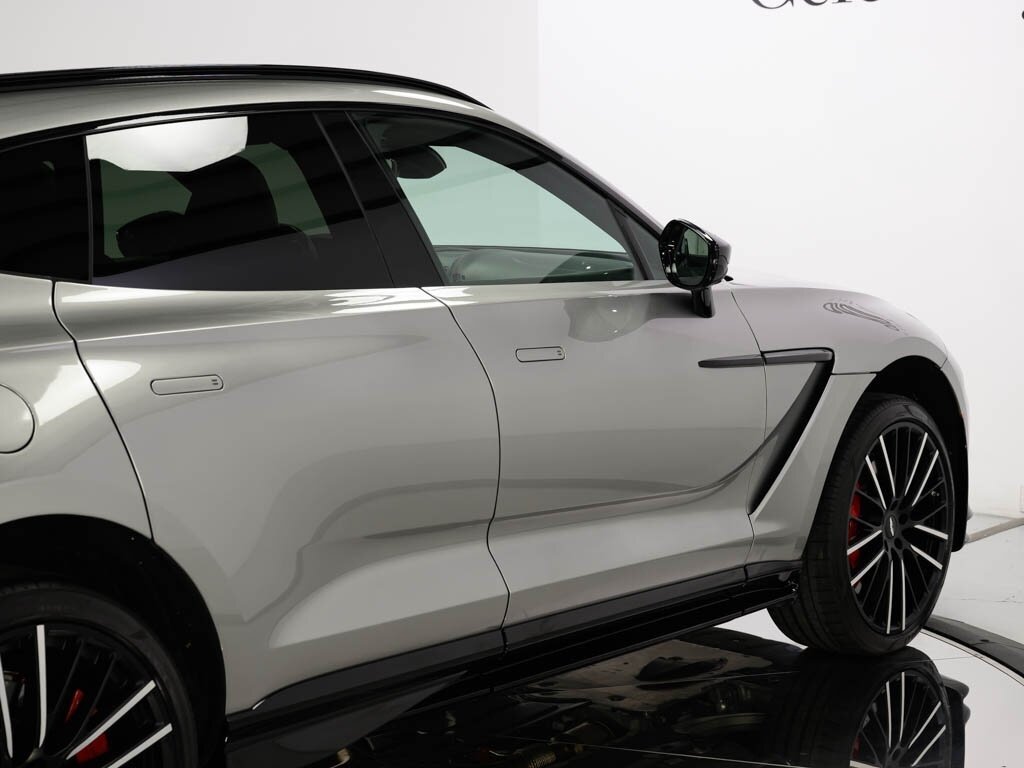 2023 Aston Martin DBX 707 $270K MSRP 23 " Satin Black Wheels   - Photo 26 - Sarasota, FL 34243