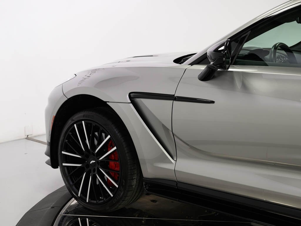 2023 Aston Martin DBX 707 $270K MSRP 23 " Satin Black Wheels   - Photo 18 - Sarasota, FL 34243