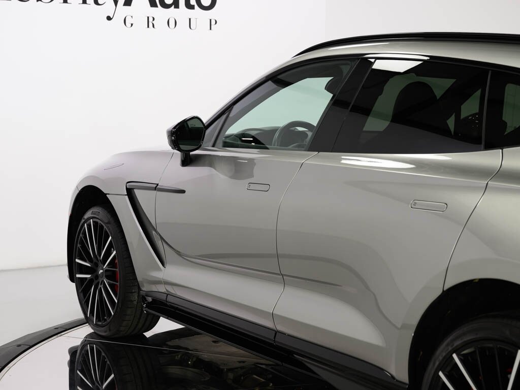 2023 Aston Martin DBX 707 $270K MSRP 23 " Satin Black Wheels   - Photo 27 - Sarasota, FL 34243