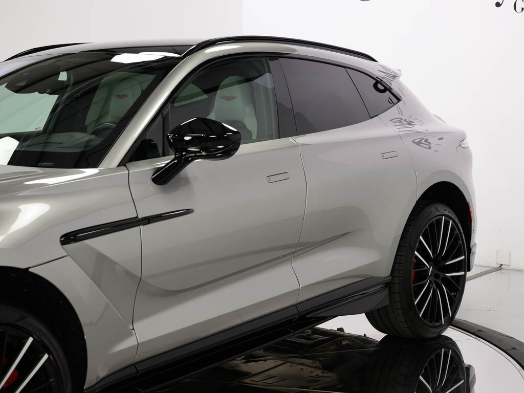 2023 Aston Martin DBX 707 $270K MSRP 23 " Satin Black Wheels   - Photo 16 - Sarasota, FL 34243