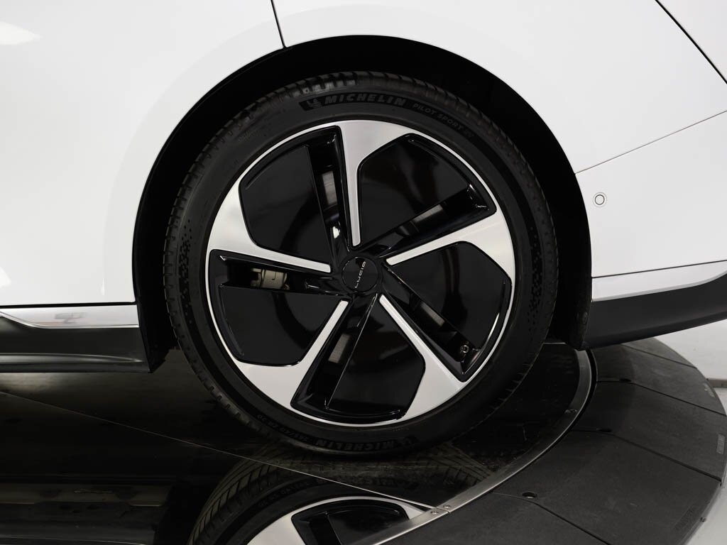 2023 Lucid Air Touring Comfort & Convenience Pkg Glass Canopy Top   - Photo 35 - Sarasota, FL 34243