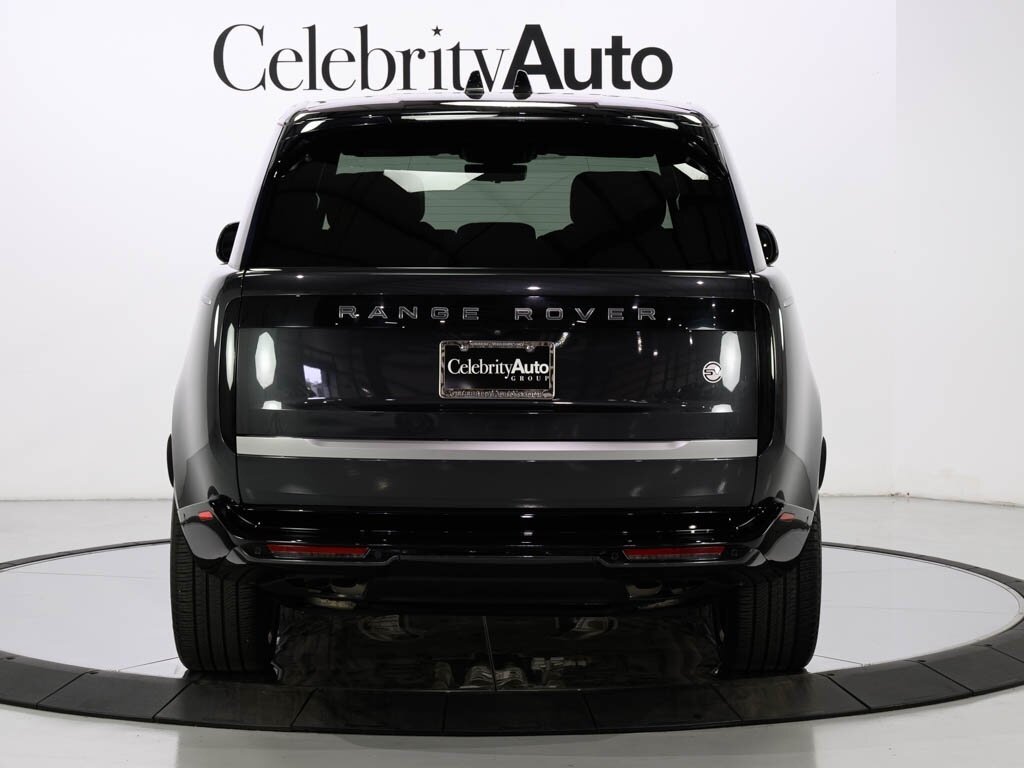 2023 Land Rover Range Rover SV photo 4