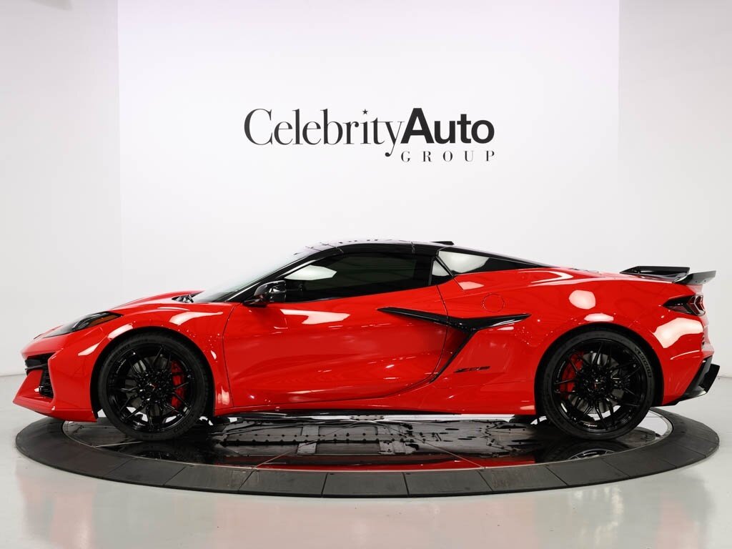 2023 Chevrolet Corvette Z06 Convertible 3LZ Black Spider Tech Wheels   - Photo 8 - Sarasota, FL 34243