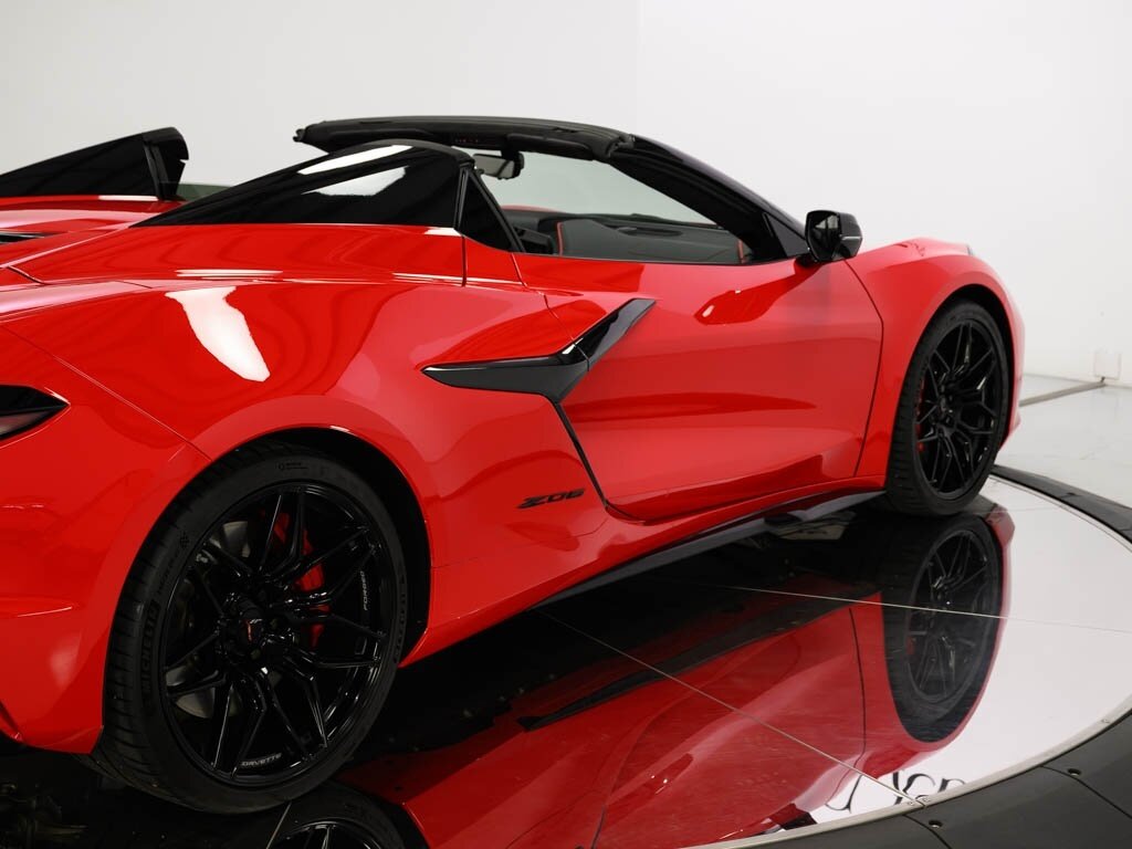2023 Chevrolet Corvette Z06 Convertible 3LZ Black Spider Tech Wheels   - Photo 33 - Sarasota, FL 34243