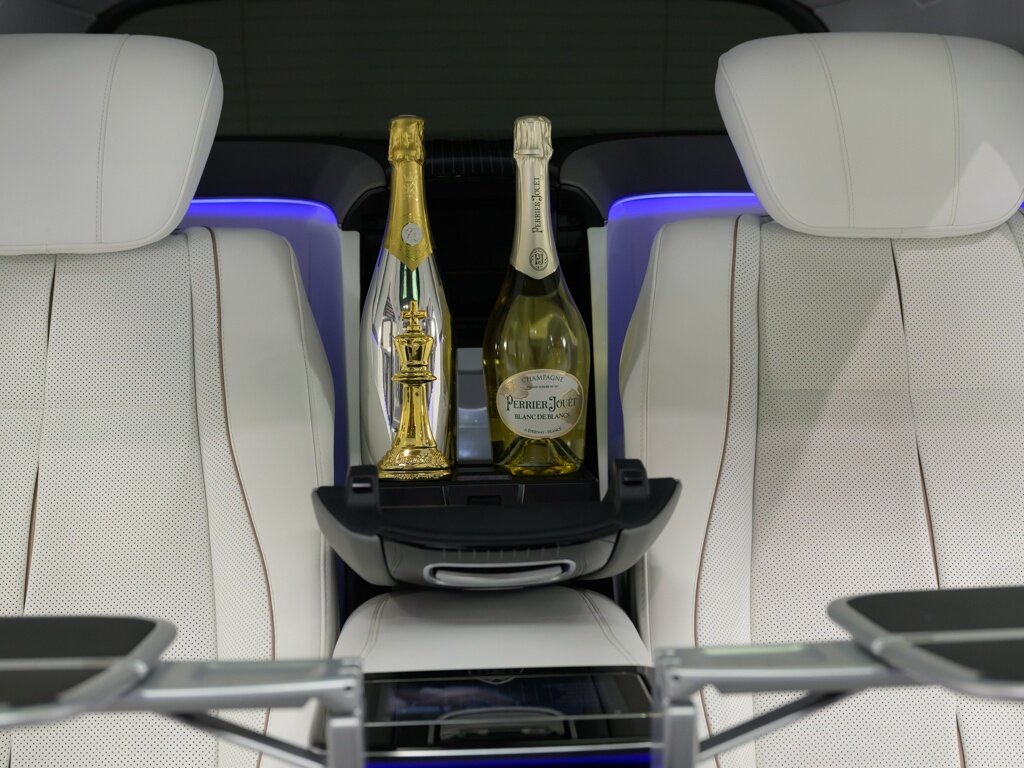 2022 Mercedes-Benz Maybach GLS600 4MATIC $191K MSRP Champagne Fridge   - Photo 69 - Sarasota, FL 34243