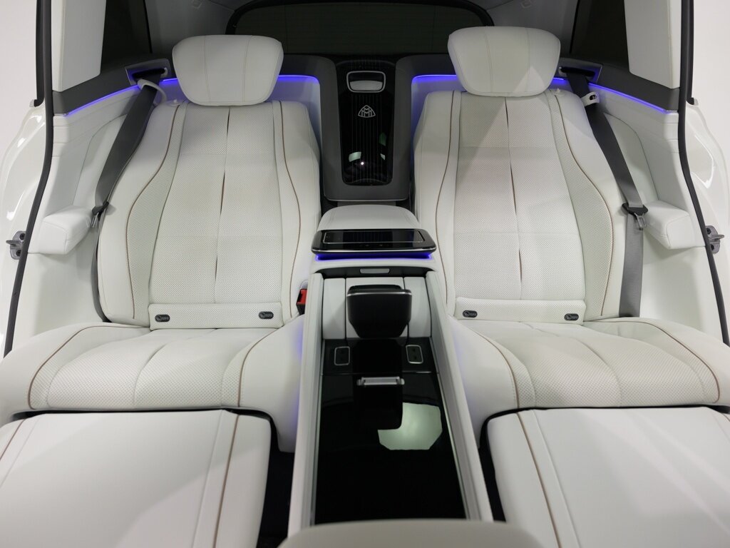 2022 Mercedes-Benz Maybach GLS600 4MATIC $191K MSRP Champagne Fridge   - Photo 45 - Sarasota, FL 34243