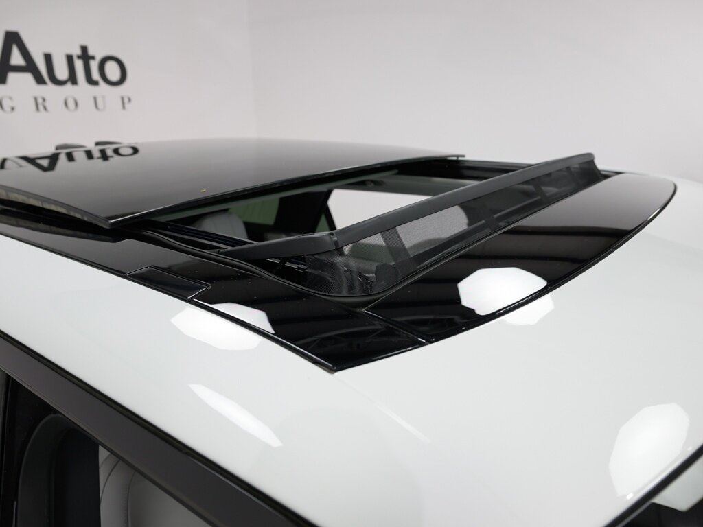 2024 Land Rover Range Rover Sport SE Deployable Side Steps   - Photo 32 - Sarasota, FL 34243